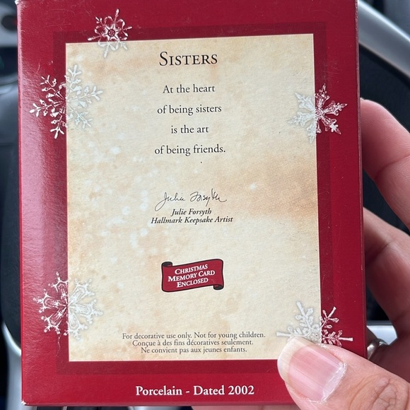 2002 Hallmark Keepsake Ornament Sisters - Picture 2 of 3